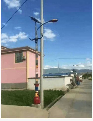 華可市政太陽(yáng)能路燈安裝圖 華可市政太陽(yáng)能路燈安裝圖