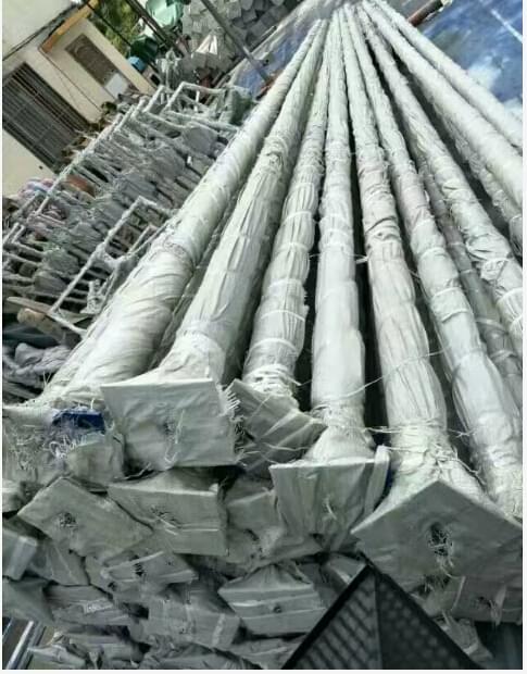 華可太陽(yáng)能路燈燈桿包裝 華可太陽(yáng)能路燈燈桿包裝