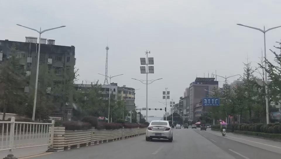 風(fēng)光互補太陽(yáng)能路燈