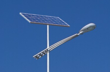 華可談太陽(yáng)能路燈的防塵防風(fēng)設計