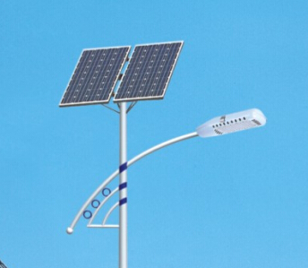 農村led太陽(yáng)能路燈為大家解決了走夜路的恐懼