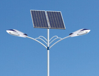 購買(mǎi)放心、省心的農村太陽(yáng)能路燈首先華可
