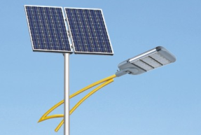品牌不同的太陽(yáng)能路燈、價(jià)格也有很大差異