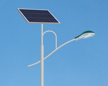 鋰電池太陽(yáng)能路燈有哪些優(yōu)勢吸引大眾的眼球？