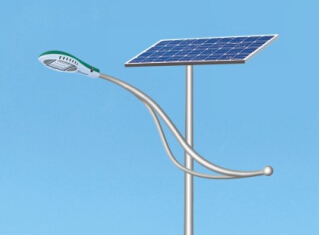 陰雨天太陽(yáng)能路燈怎樣實(shí)現長(cháng)久穩定照明？