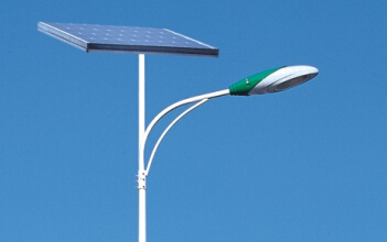 農村led太陽(yáng)能路燈安裝對于電池板的參數要求