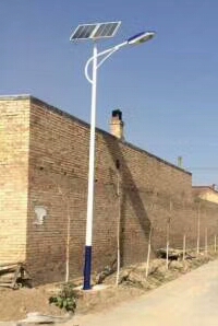 云南臨滄100套農村led太陽(yáng)能路燈工程安裝成功！