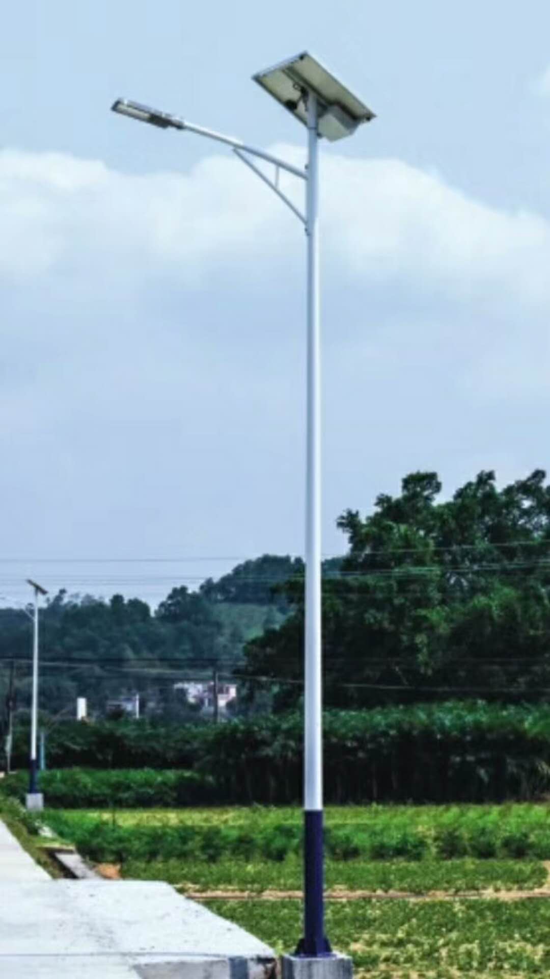 【華可案例】湖北100套農村太陽(yáng)能路燈驗收成功！